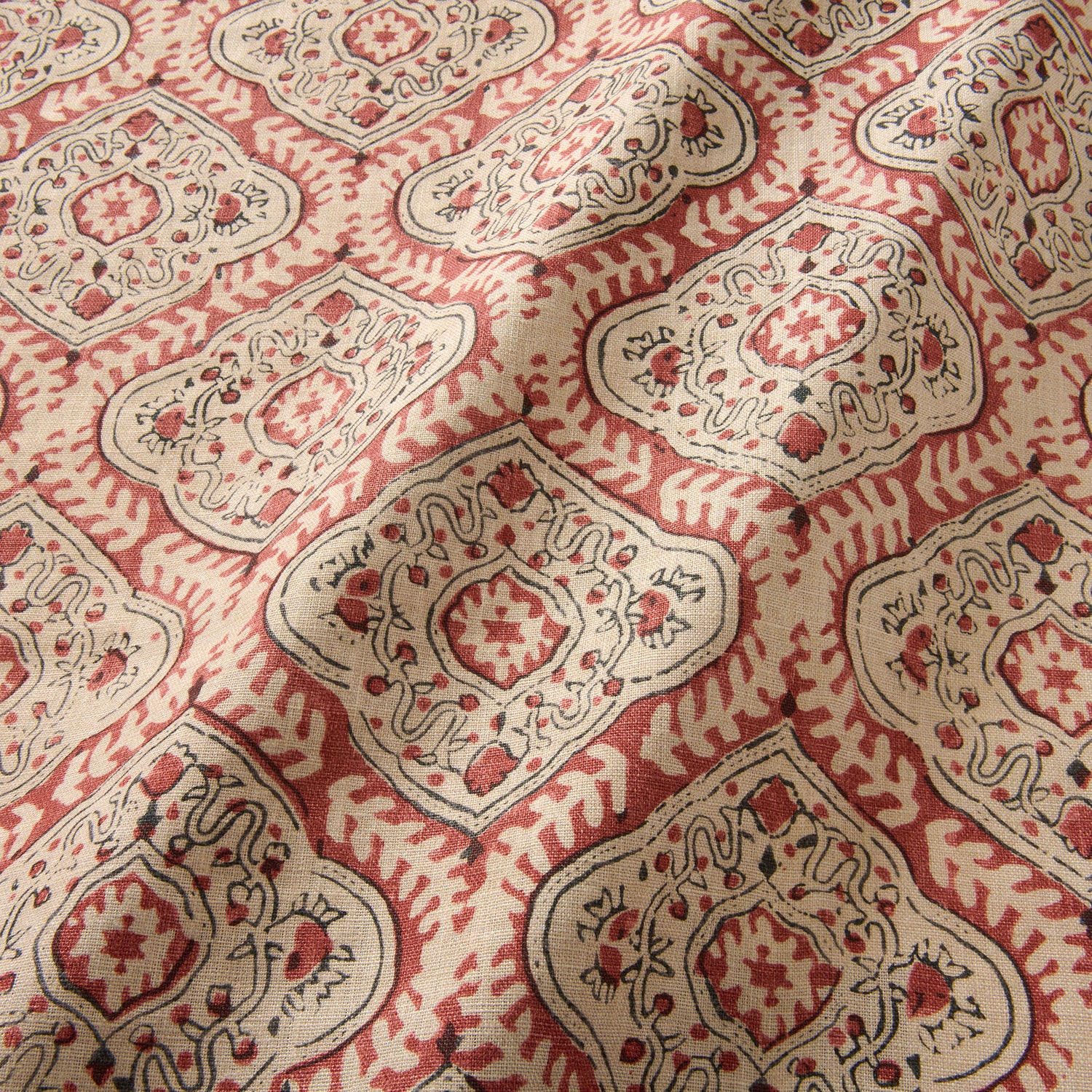 Linen print with a handcrafted feel in red