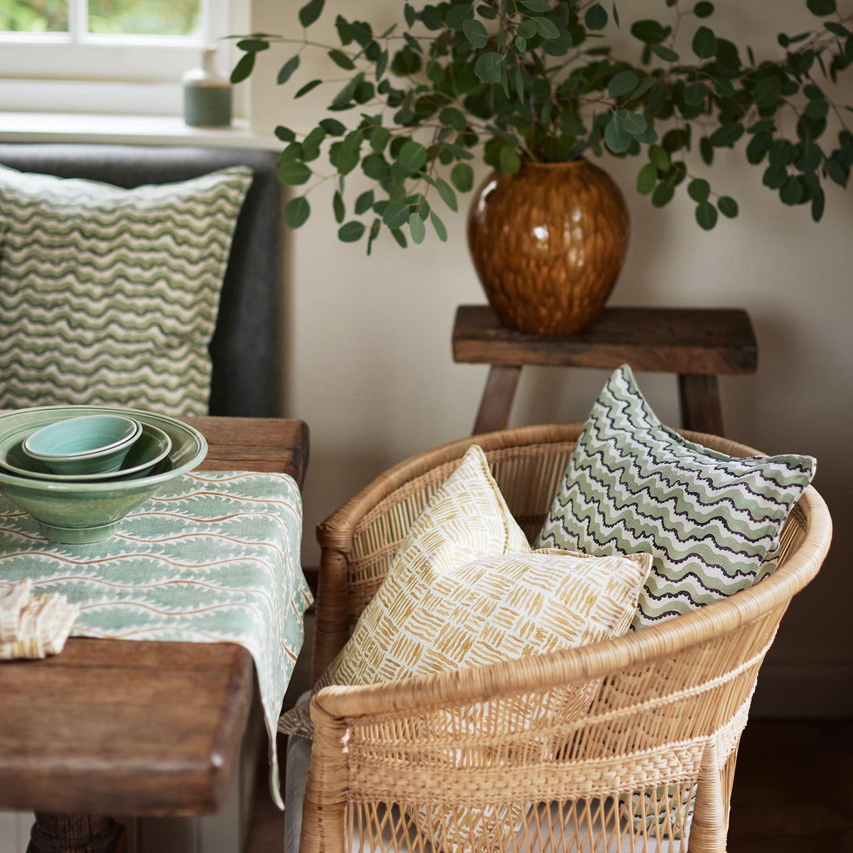 Trapeze Seychelles Printed Linen Fabric Linwood