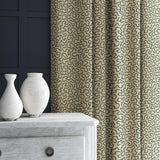 Curtain in black and beige woven fabric featuring a wavy pattern.