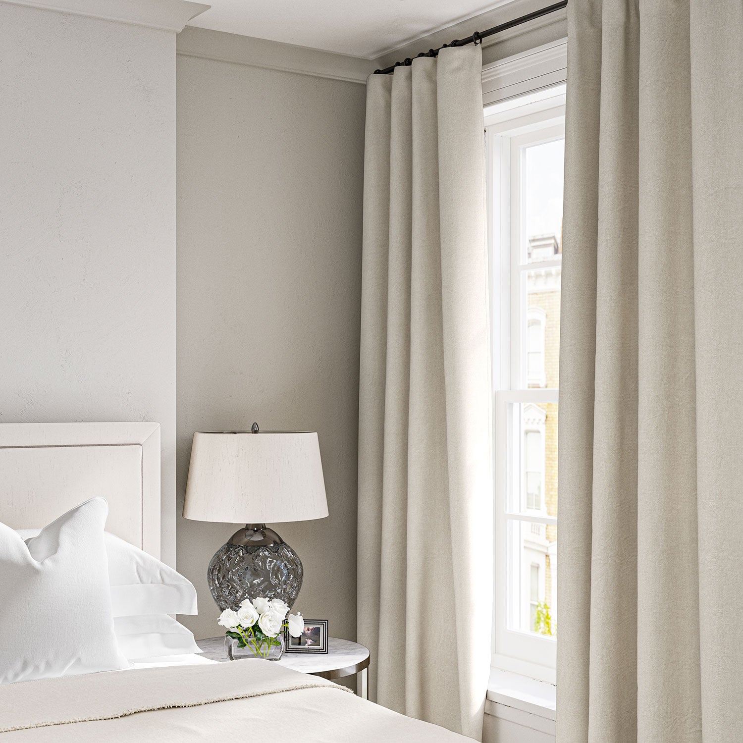Linen curtain in Eggshell