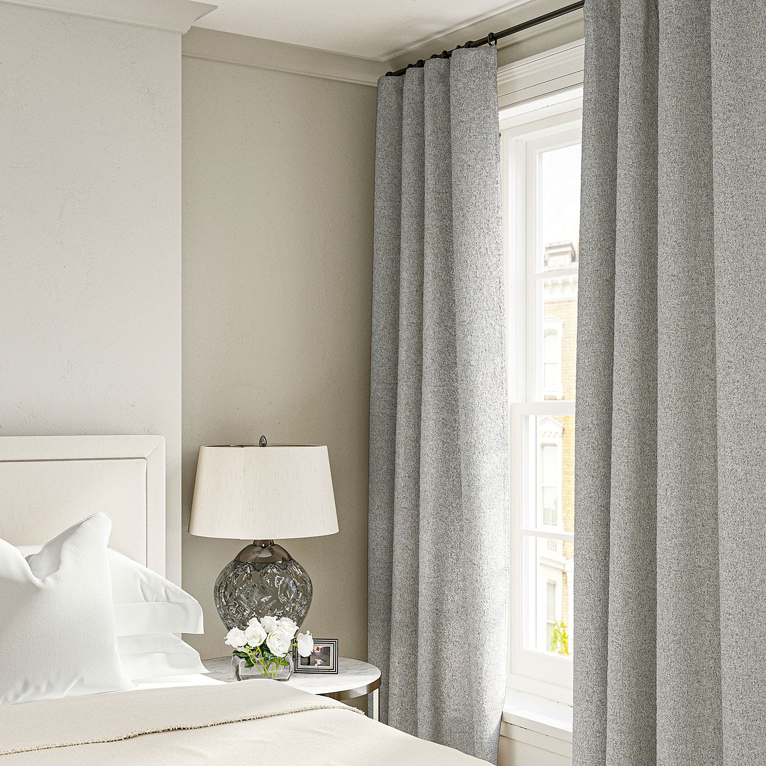 Curtain in a boucle fabric in Linen