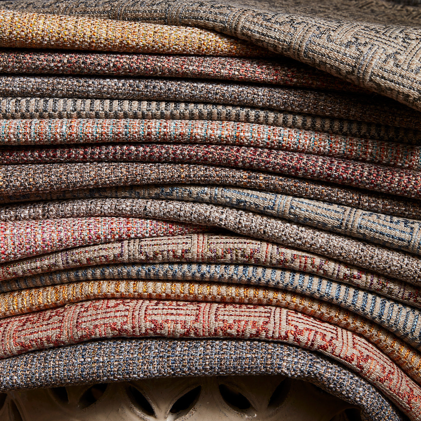 Winter Colour Schemes: Luxurious Decorating Ideas for a Cosy Home