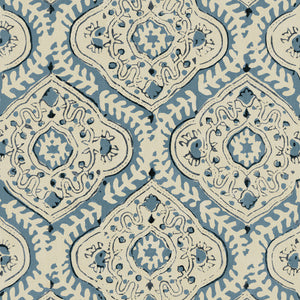 Linen print with a handcrafted feel in blue