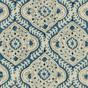 Linen print with a handcrafted feel in blue