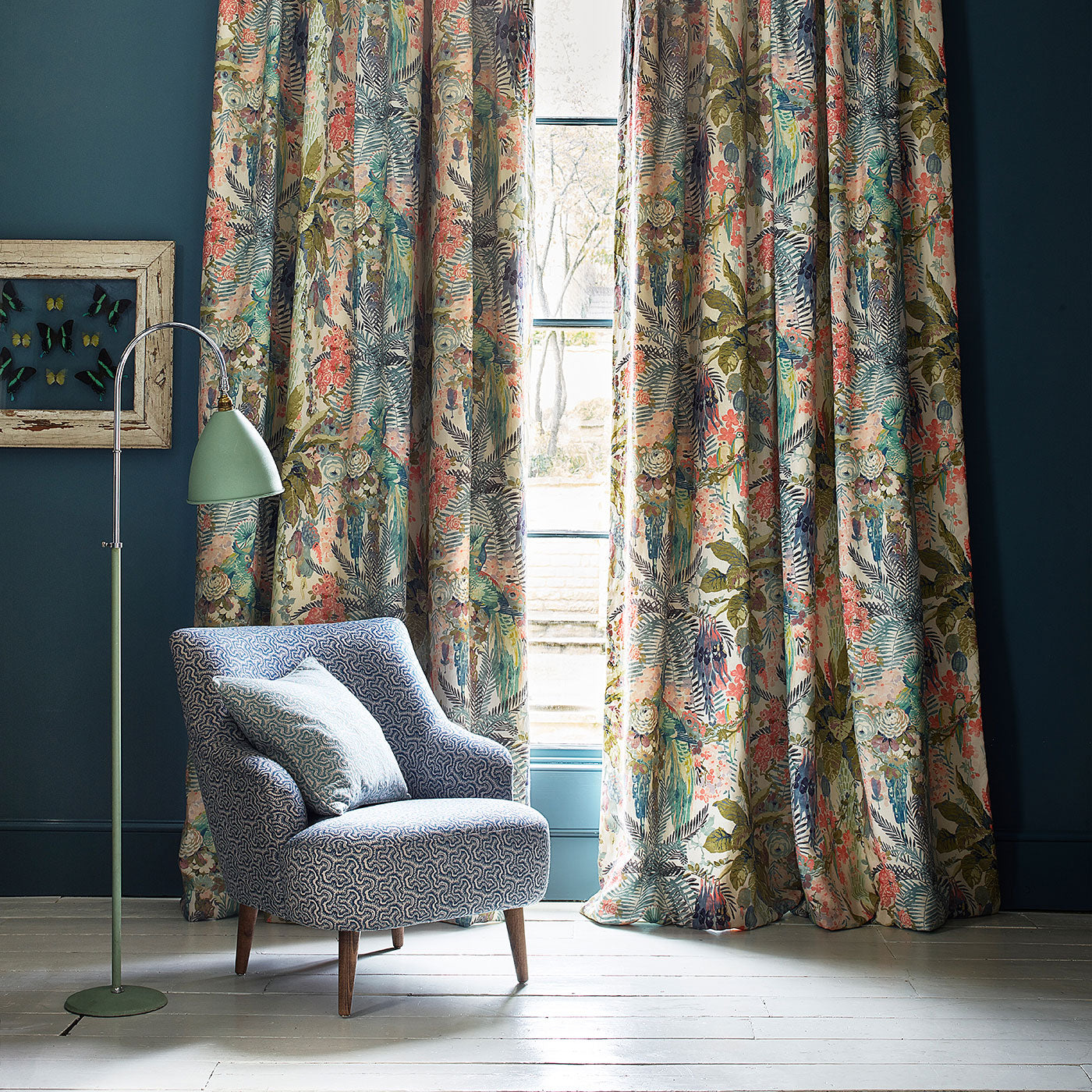 Tropical-style linen curtains