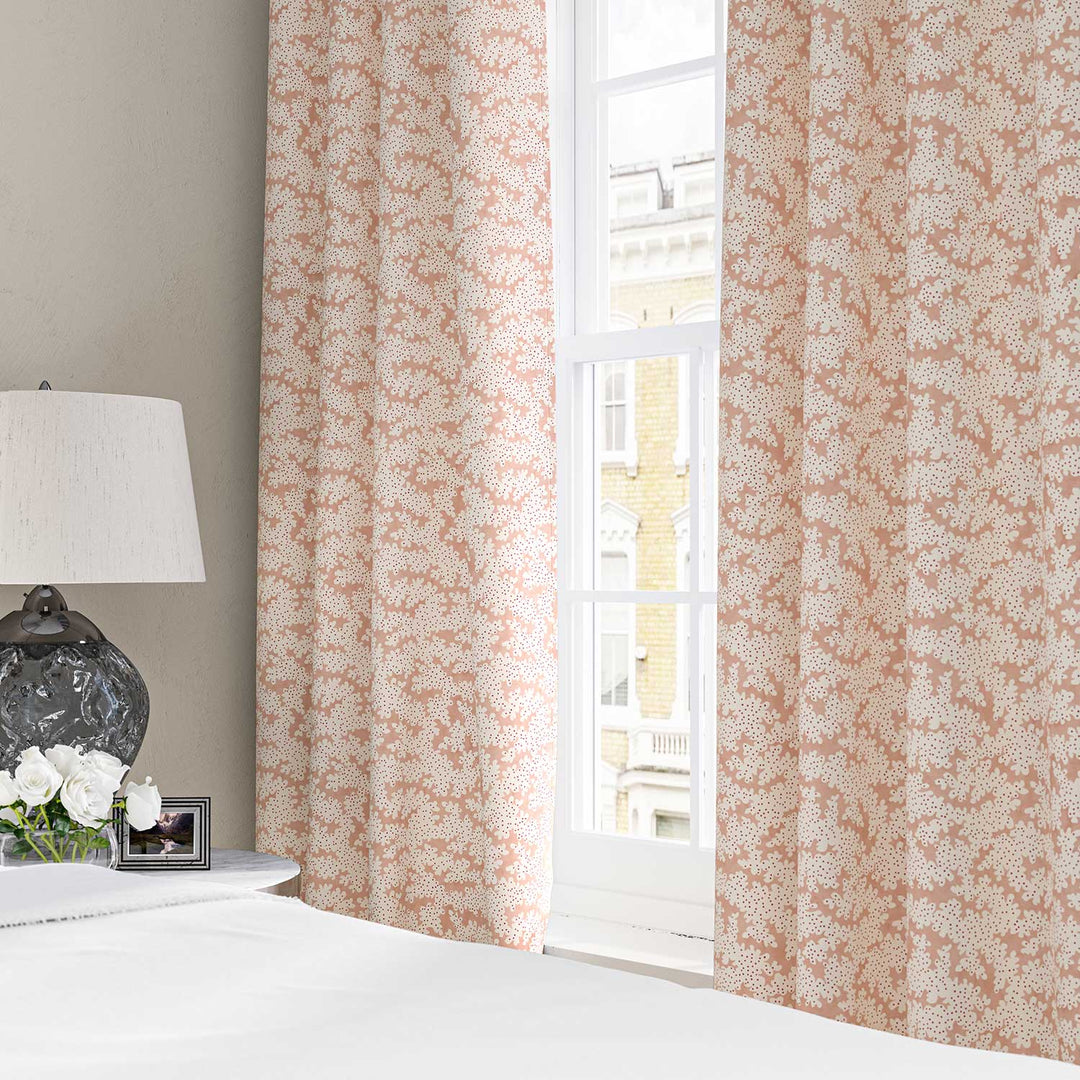 Solitaire Cloth Big Top – Solitaire | Printed Linen Fabric | Linwood