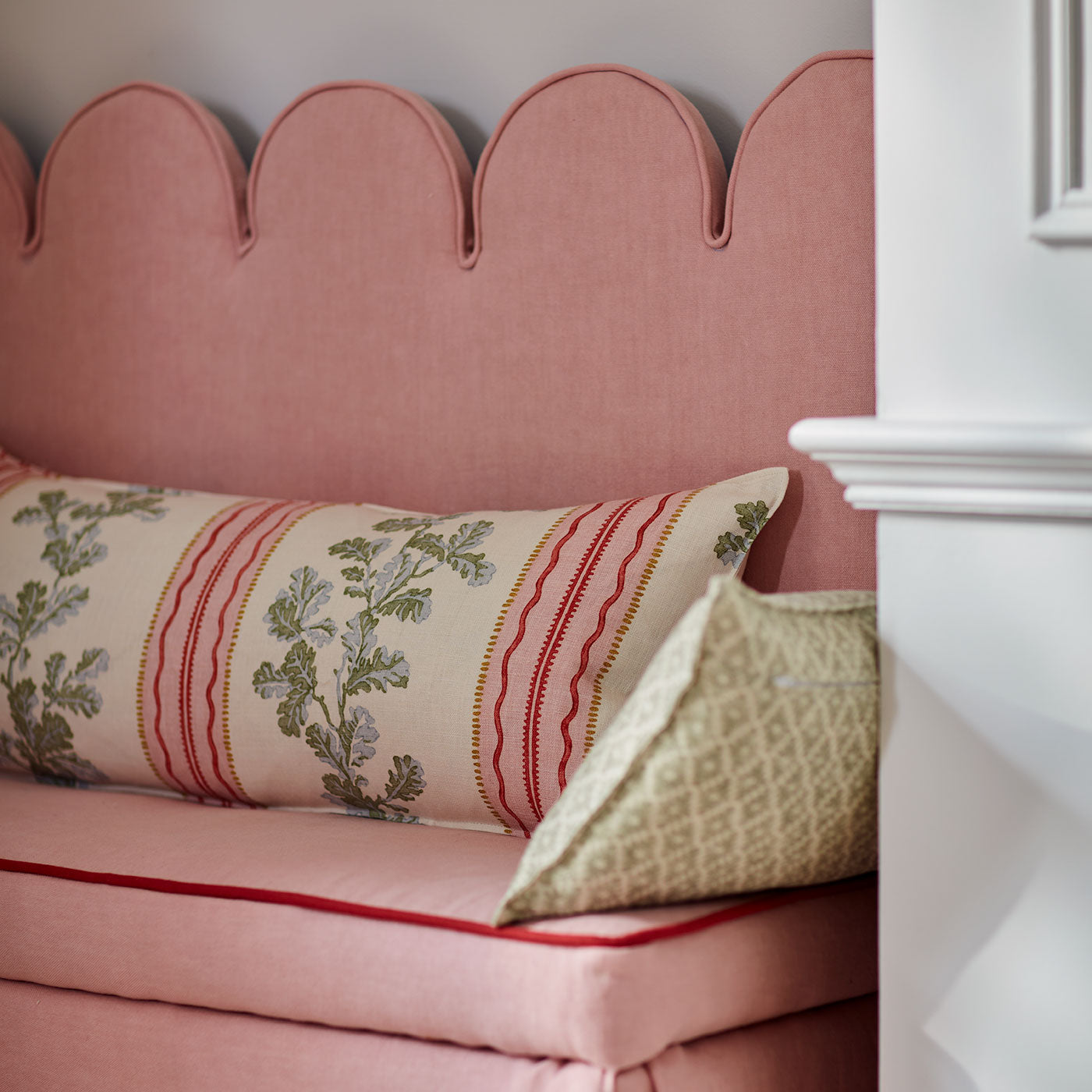 Seating in a plain fabric, colour Pale Rose.