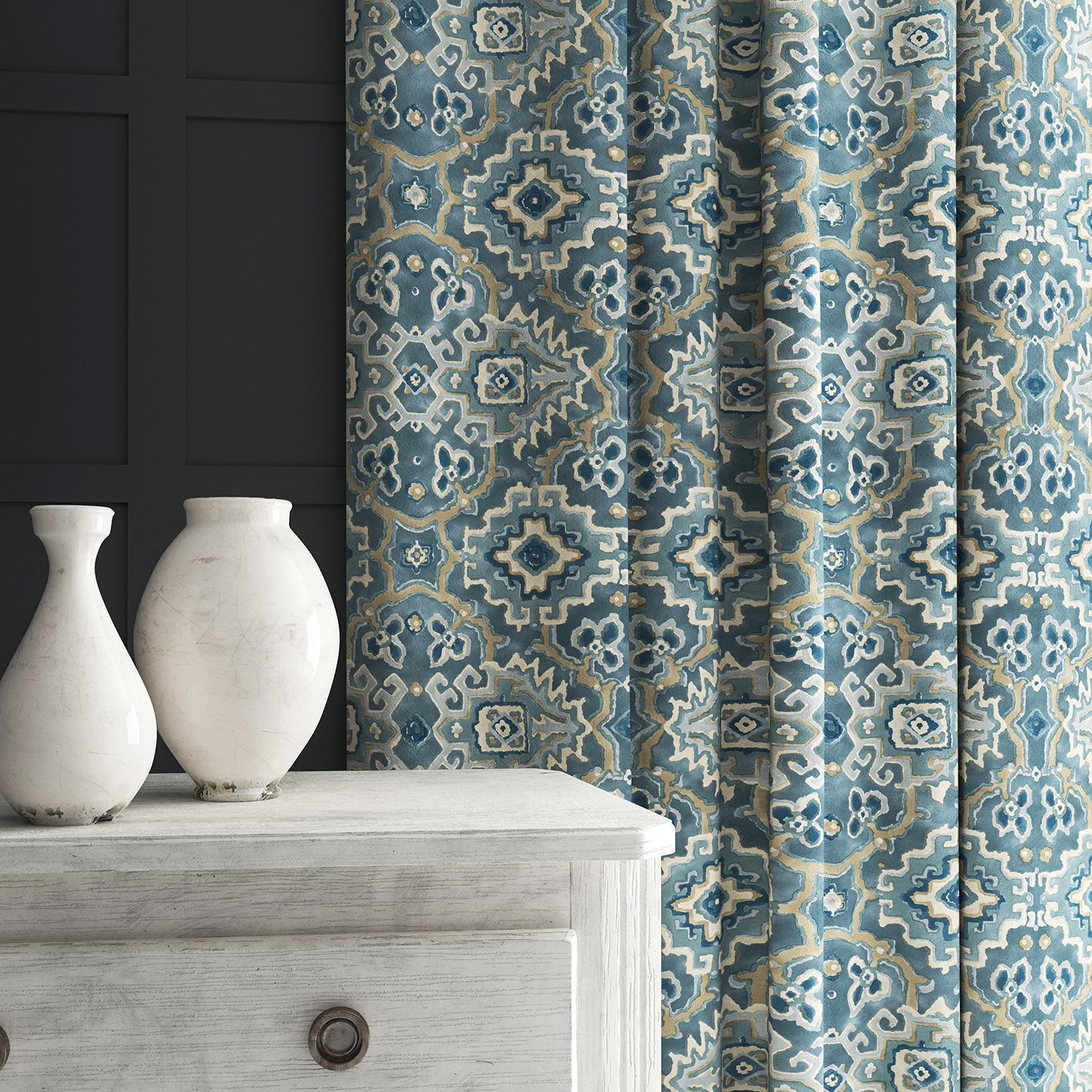 Velvet curtain in a printed velvet fabric with an oriental geometric design in blue colours