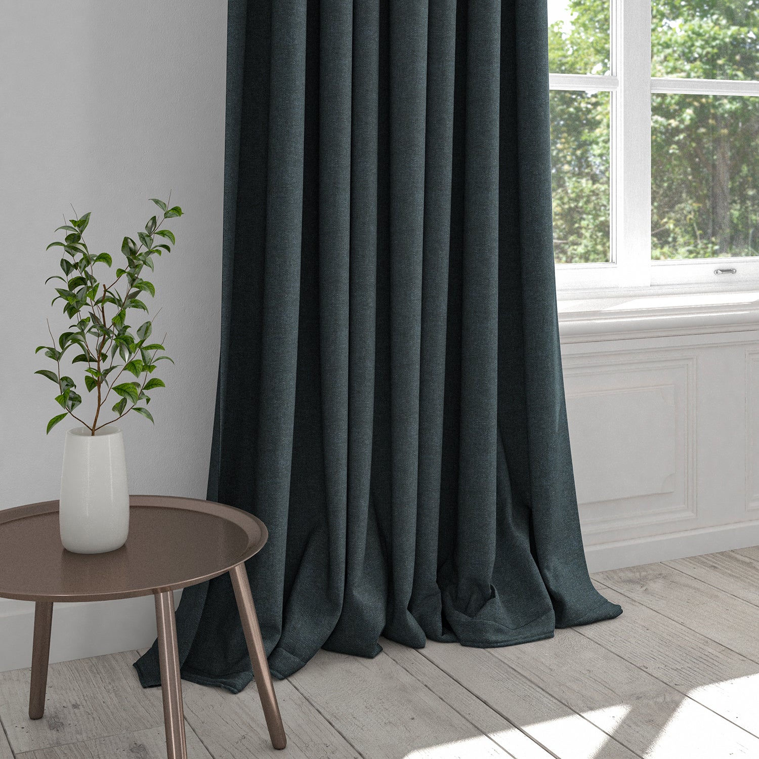 Curtain in a dark blue washable cotton fabric with a stain resistant finish