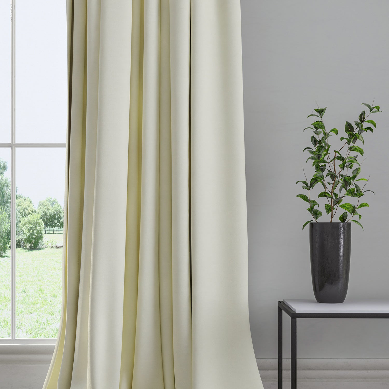 Curtain in a plain fabric, colour Eggshell.