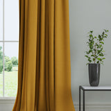 Curtain in a plain fabric, colour Maize.